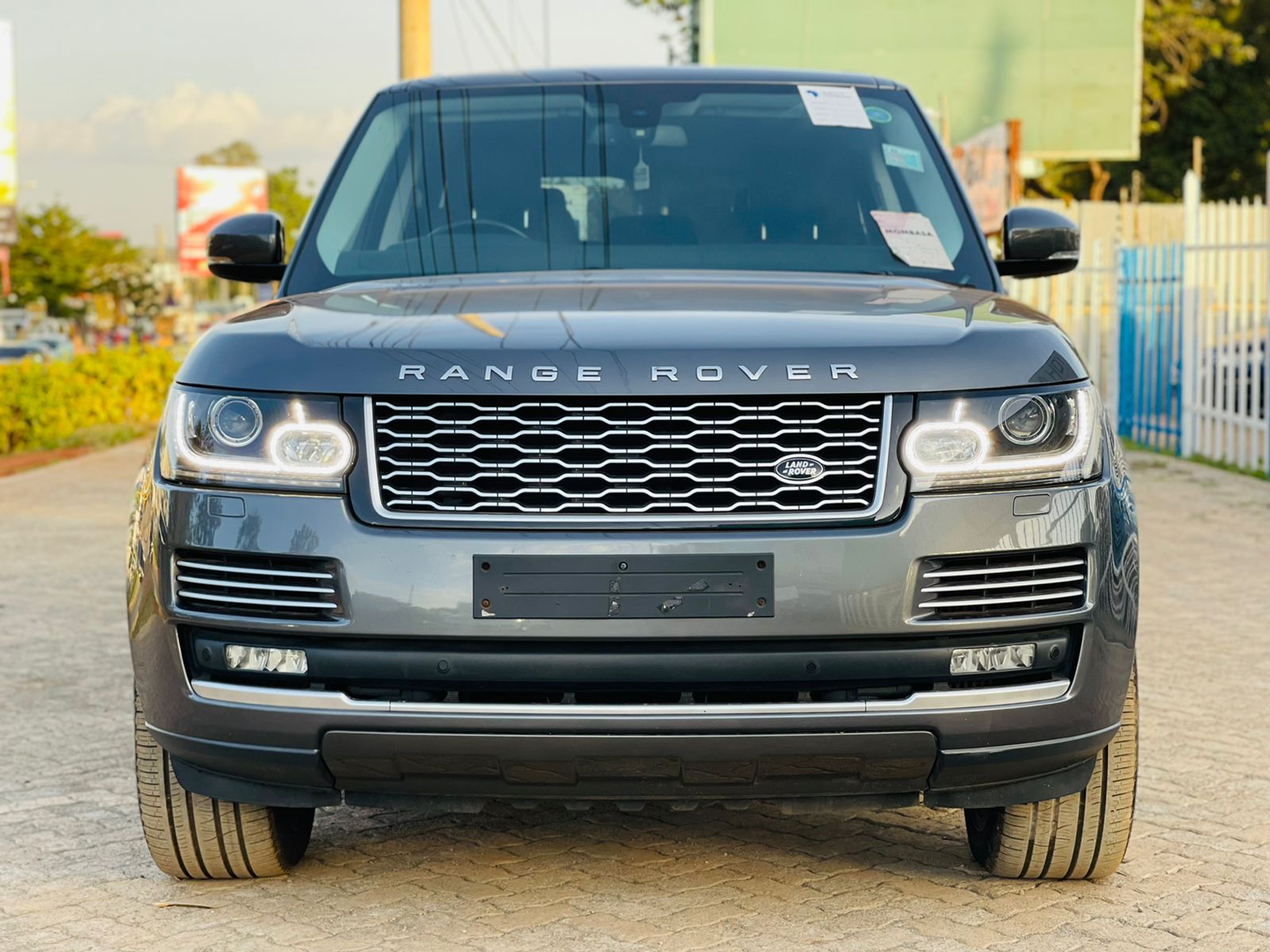 2015 RANGE ROVER VOGUE SE 4.4 SDV8  4400cc Diesel Hottest!
