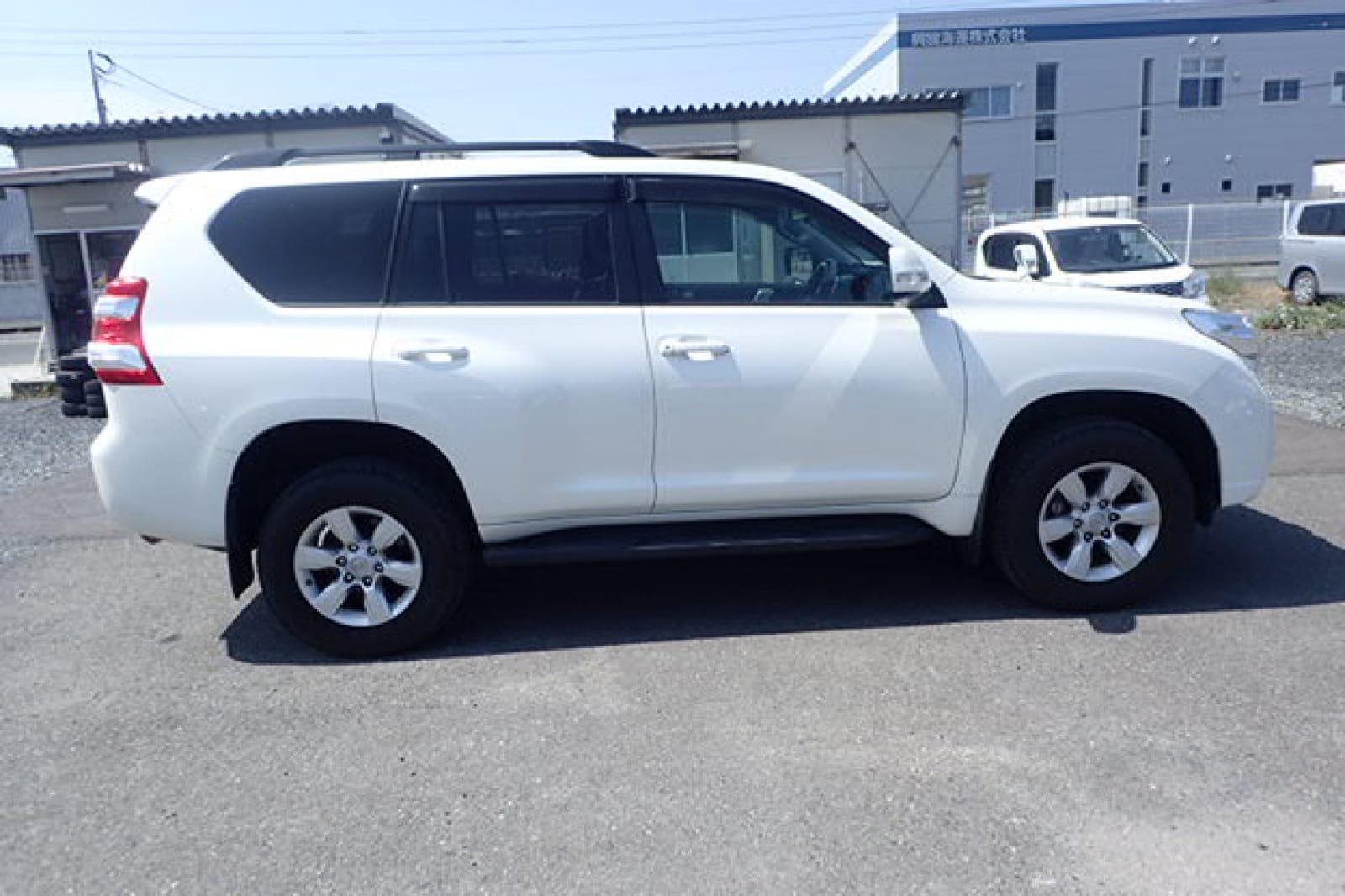 Toyota Prado 2016 Sunroof 7 seater 5.3M 29000km mileage Trade in OK