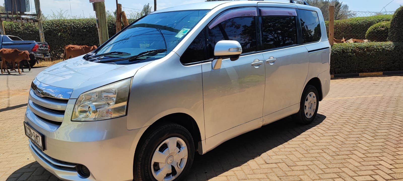 Toyota NOAH 2008 You Pay 20% Deposit Trade in OK Wow