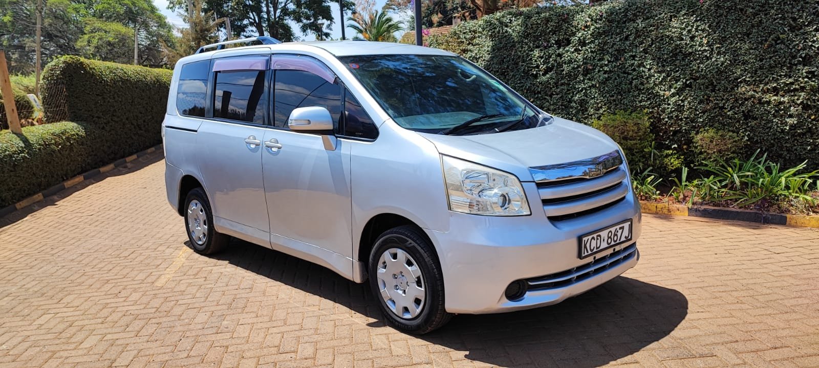 Toyota NOAH 2008 You Pay 20% Deposit Trade in OK Wow