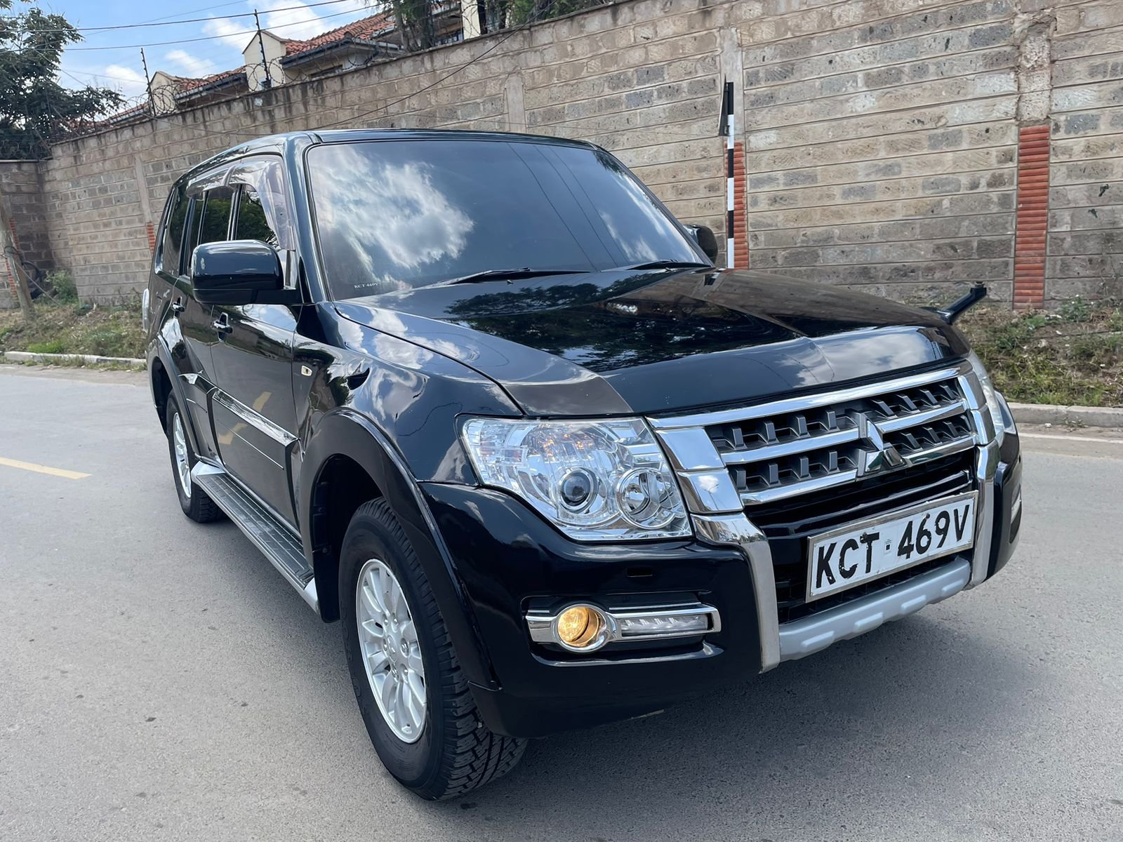 Mitsubishi Pajero 2011 Petrol You Pay 30% Deposit Trade in Ok Hot Deal