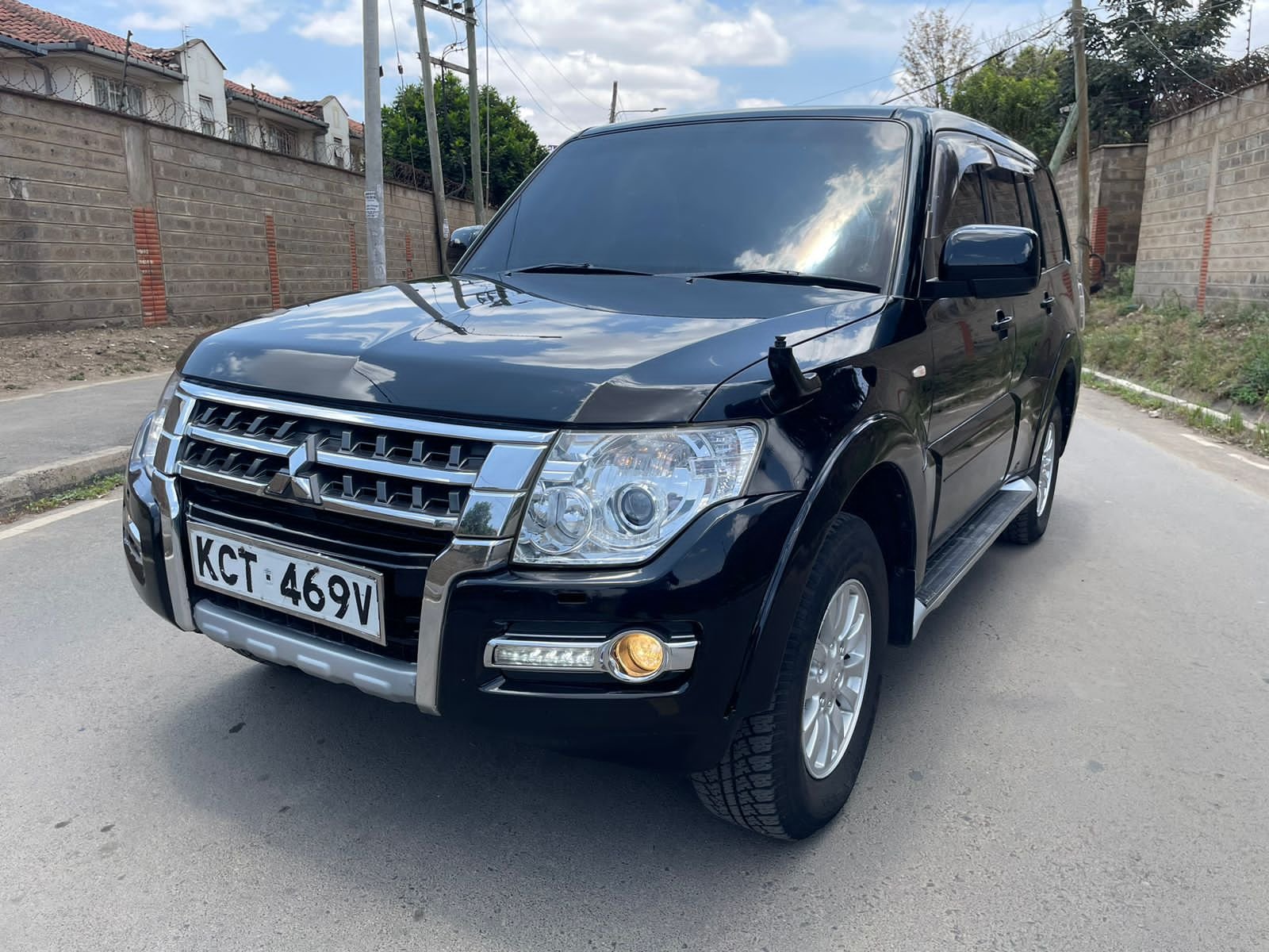 Mitsubishi Pajero 2011 Petrol You Pay 30% Deposit Trade in Ok Hot Deal
