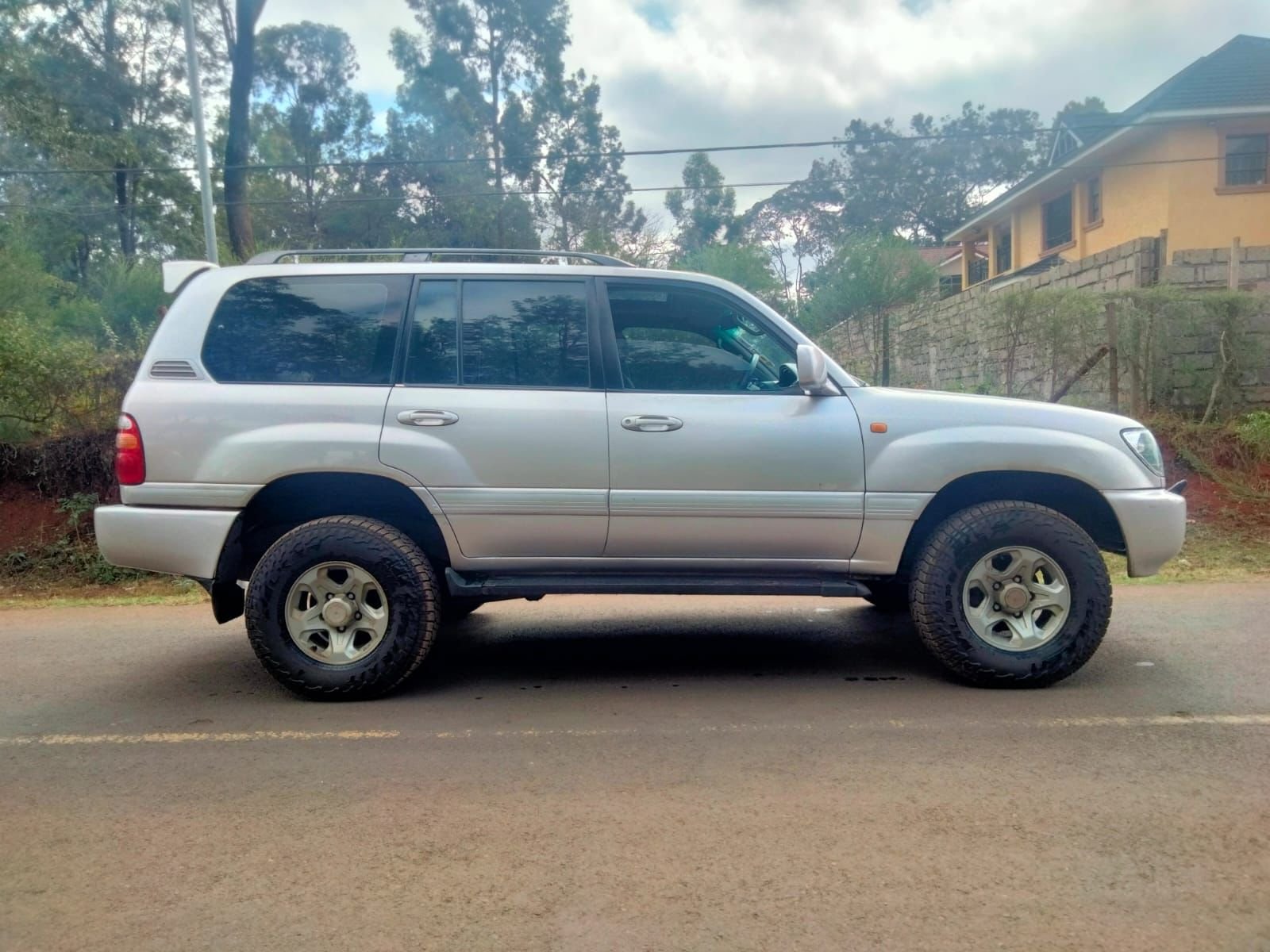 Toyota Landcruiser DIESEL SUNROOF VX V8 100 SERIES You Pay 30% Deposit Trade in Ok