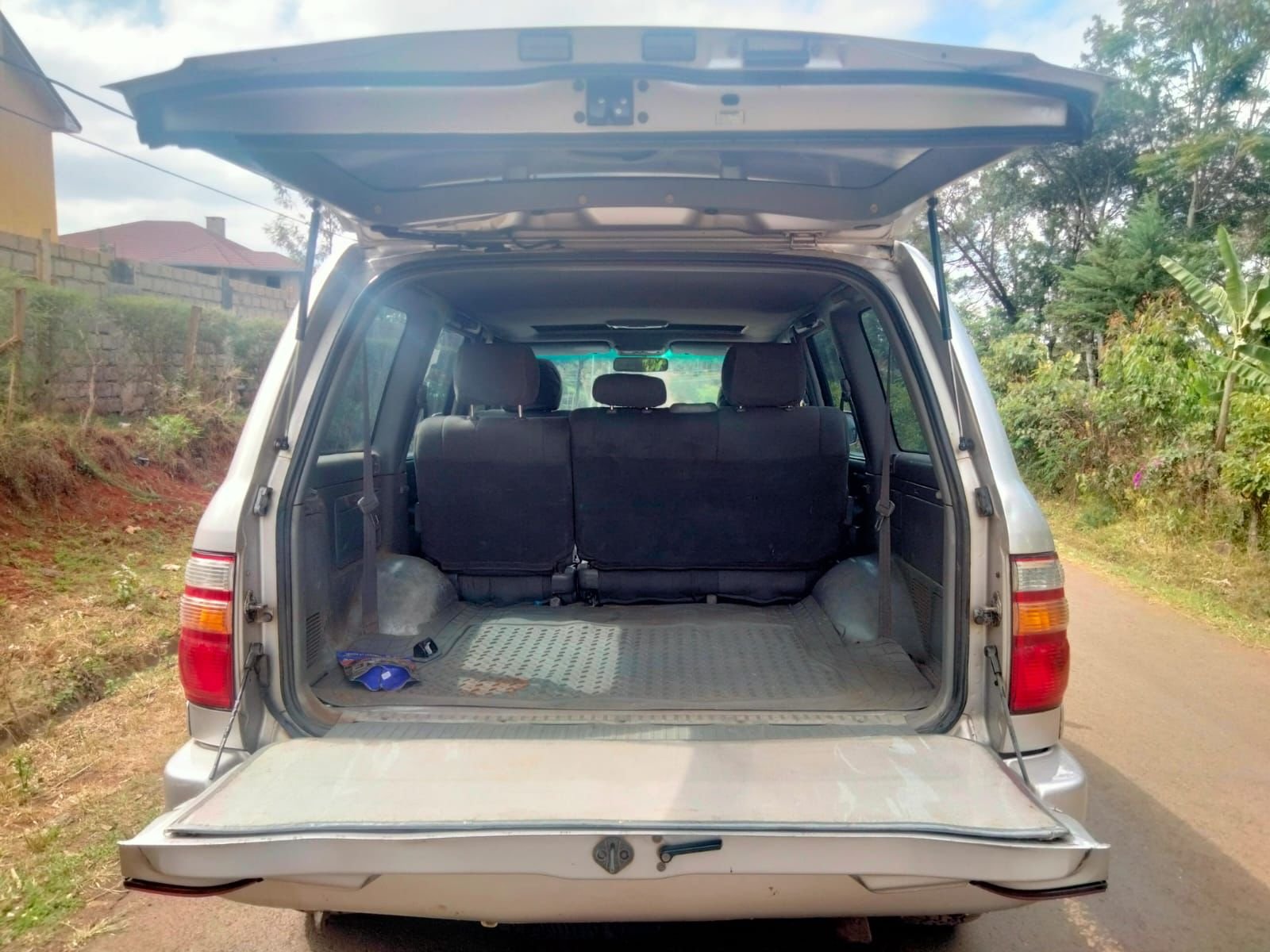 Toyota Landcruiser DIESEL SUNROOF VX V8 100 SERIES You Pay 30% Deposit Trade in Ok