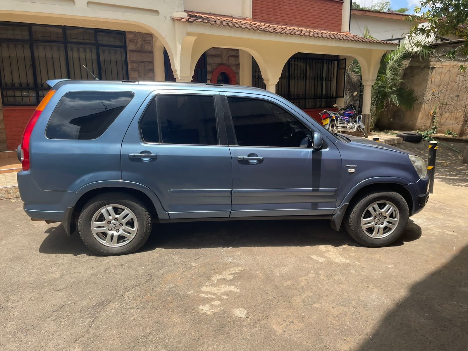 Honda CR-V 2005 with SUNROOF You Pay 20% Deposit Trade in OK as NEW