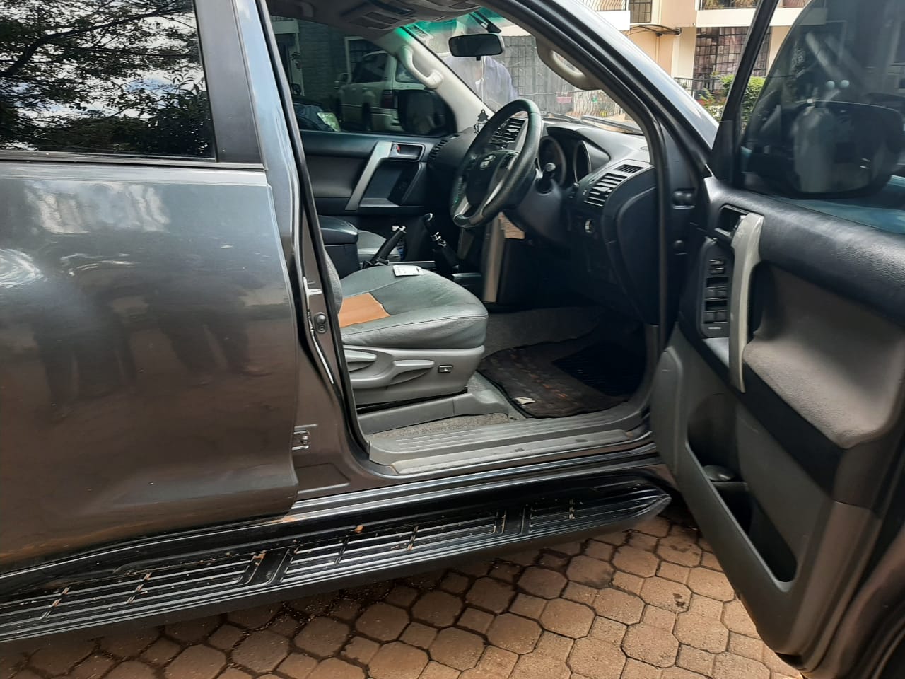 Toyota Prado 2011 LOCAL MANUAL DIESEL SUNROOF 1.9M Only! You Pay 30% Deposit Trade in OK