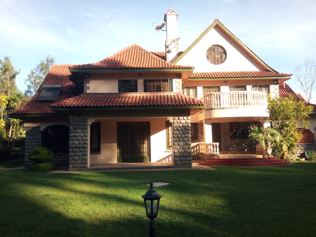 Karen Very Spacious 5 bedroom Maisonette All Ensuite For Sale on half 1/2 Acre land  EXCLUSIVE!