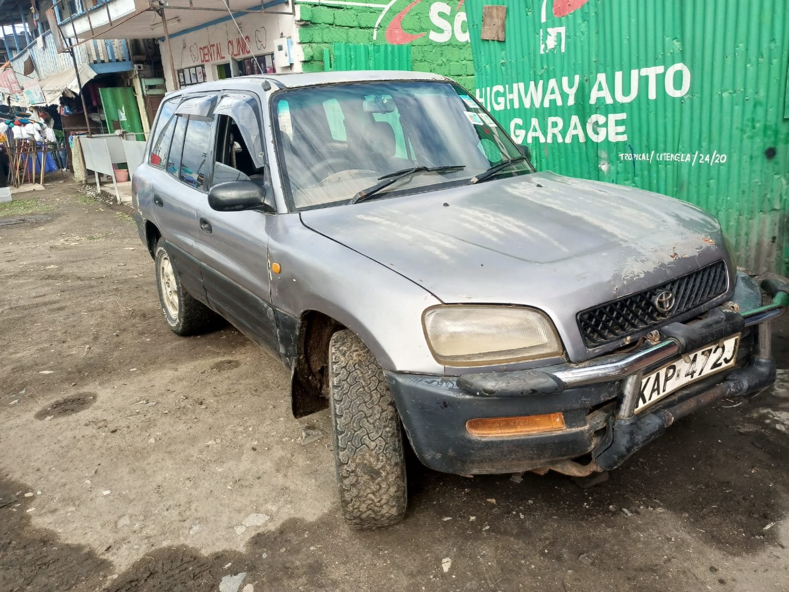 Toyota RAV4  Has SUNROOF 270K Only You Pay 100k DEPOSIT Trade in OK Wow