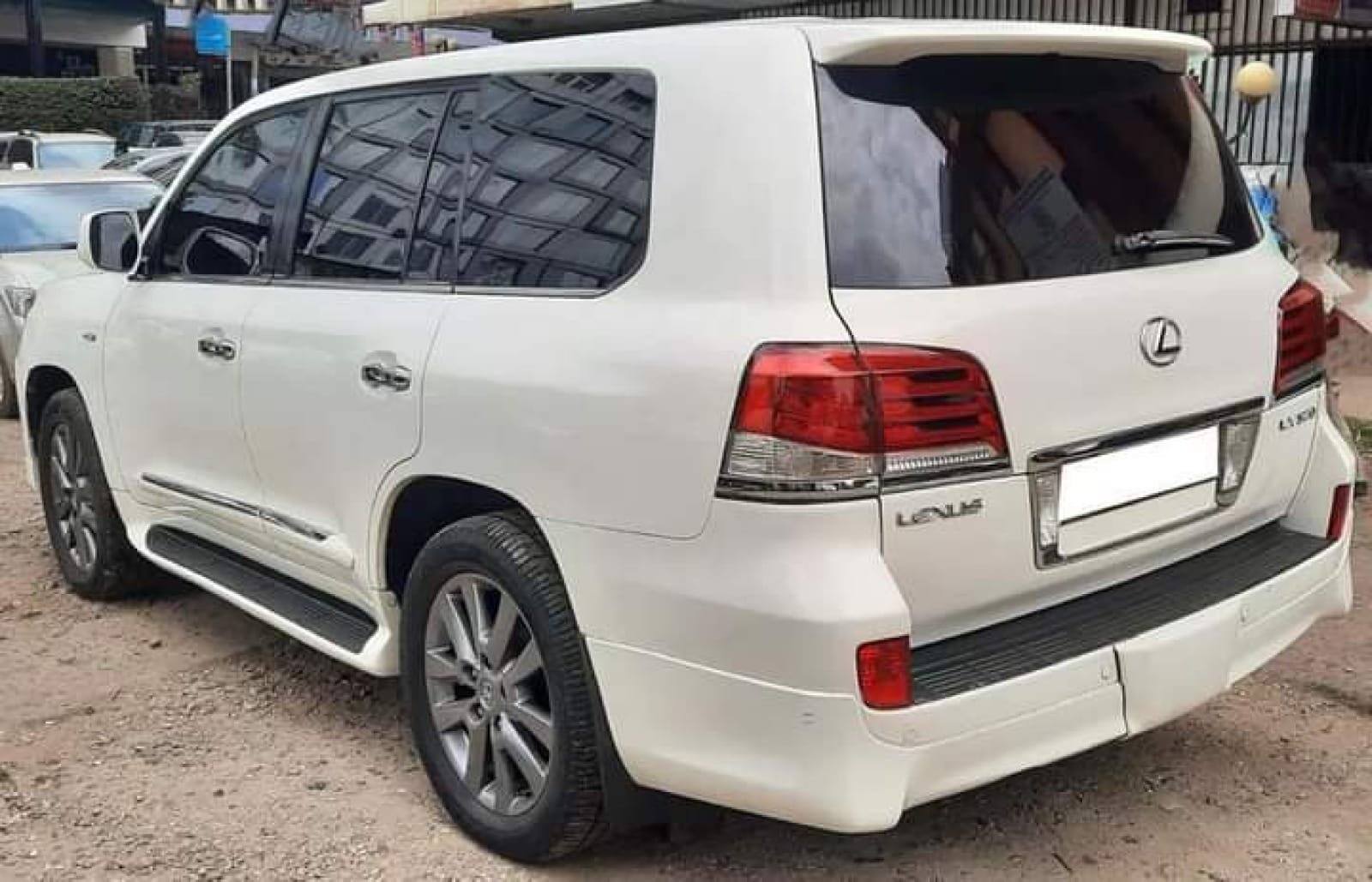 LEXUS LX 570 5M ONLY Fully Loaded HIRE PURCHASE OK EXCLUSIVE For SALE in Kenya