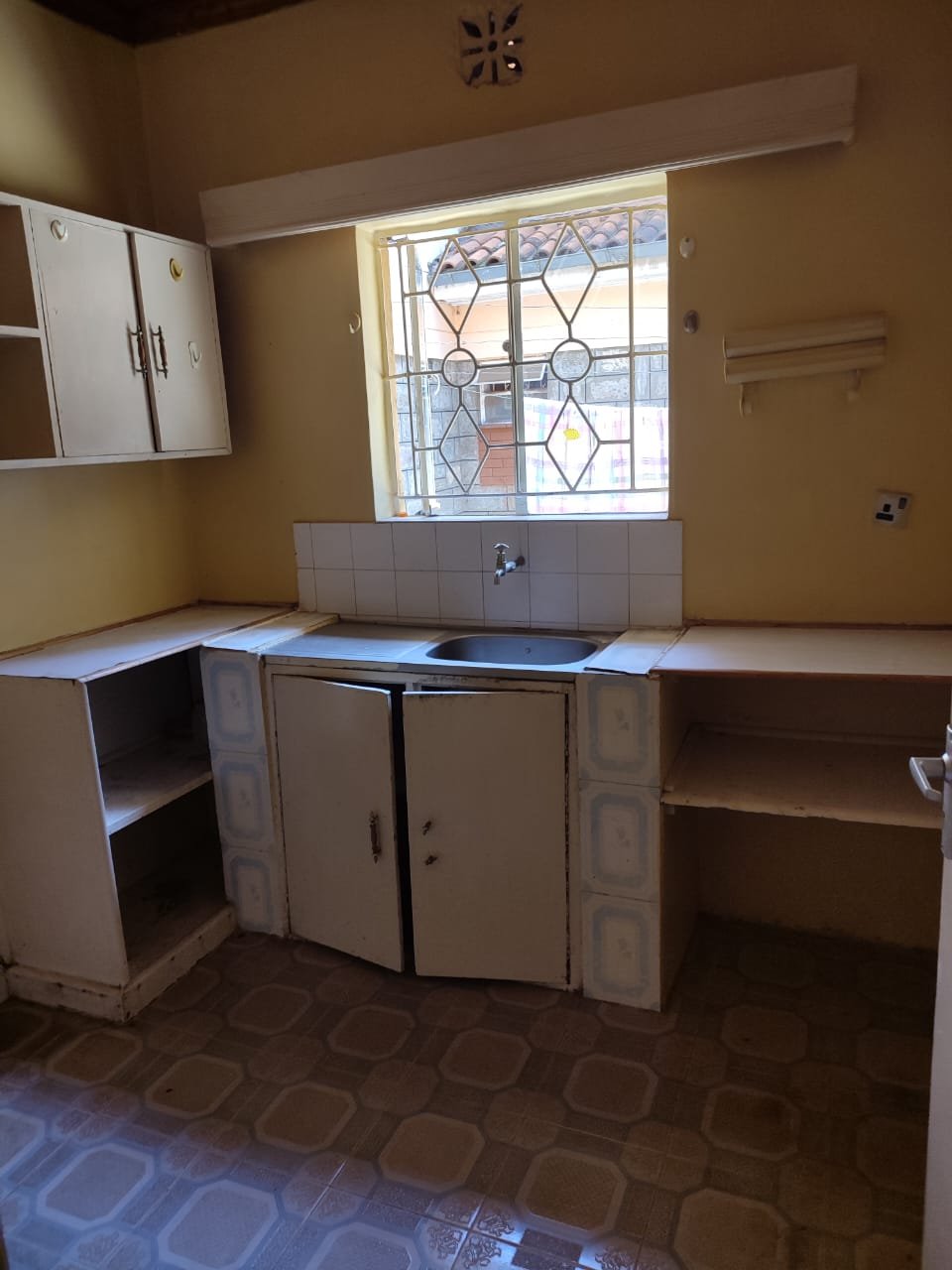 Two bedroom house both ensuite Karen FOR RENT