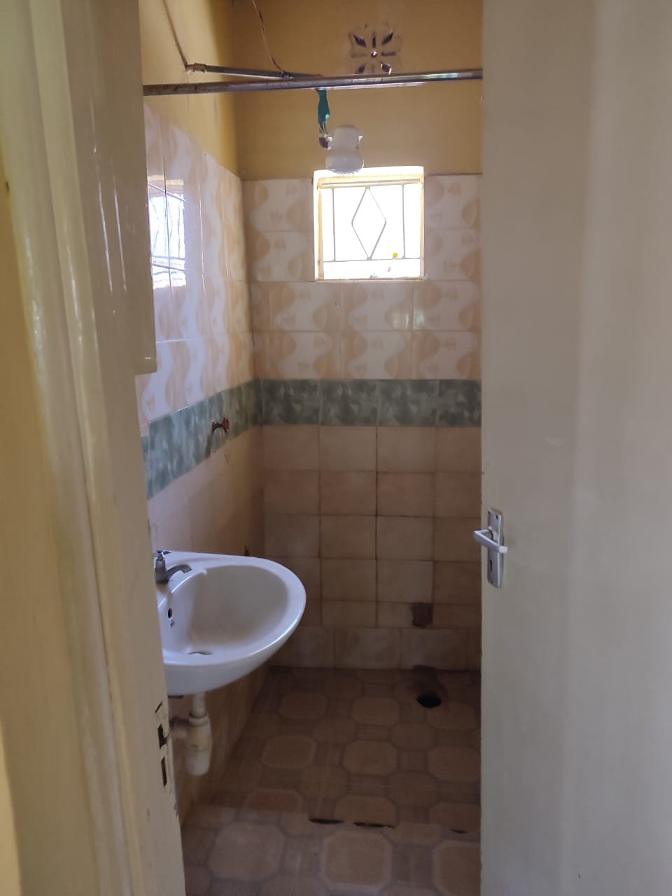 Two bedroom house both ensuite Karen FOR RENT