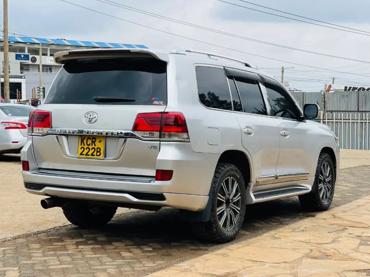 Toyota Landcruiser V8 DIESEL SUNROOF QUICK SALE You Pay 30% Deposit Trade in Ok