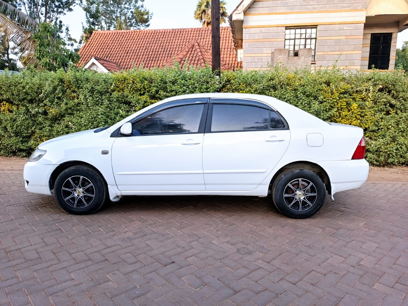 Toyota Corolla NZE MATAA KWA BOOT You Pay 30% Deposit Trade in OK Wow!