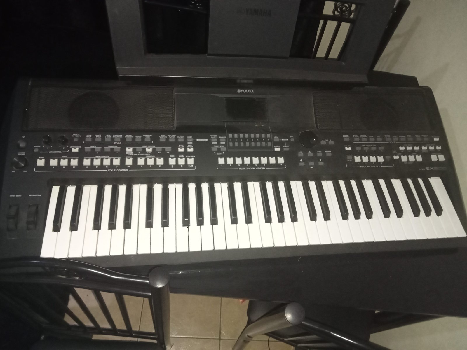 YAMAHA PSR SX600 KEYBOARD