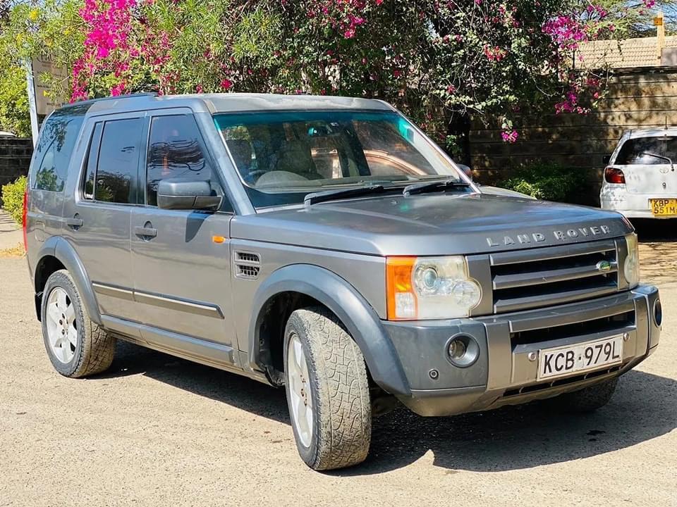 Land Rover Discovery 3 QUICK SALE Triple SUNROOF You Pay 30% Deposit Trade in Ok For sale in kenya