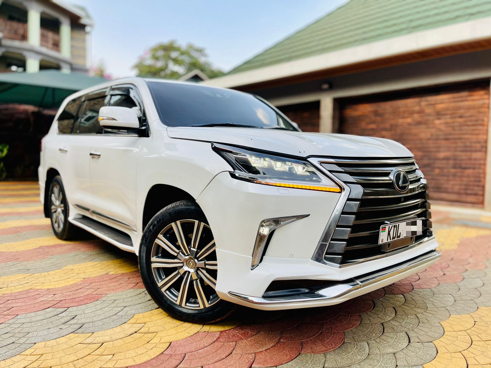LEXUS LX 570 2016 Fully Loaded JUST ARRIVED EXCLUSIVE For SALE in Kenya