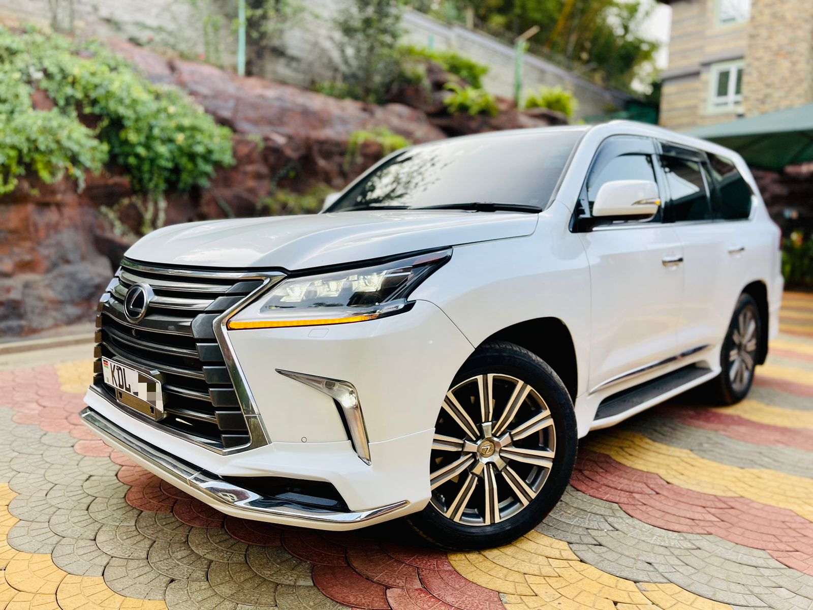 LEXUS LX 570 2016 Fully Loaded JUST ARRIVED EXCLUSIVE For SALE in Kenya