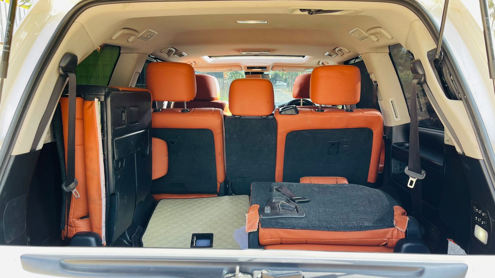 LEXUS LX 570 2016 Fully Loaded JUST ARRIVED EXCLUSIVE For SALE in Kenya