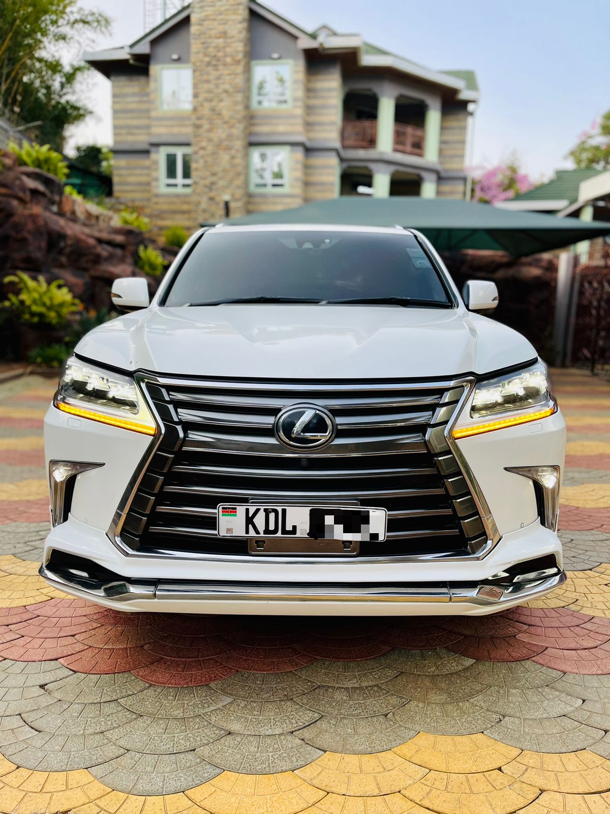 LEXUS LX 570 2016 Fully Loaded JUST ARRIVED EXCLUSIVE For SALE in Kenya
