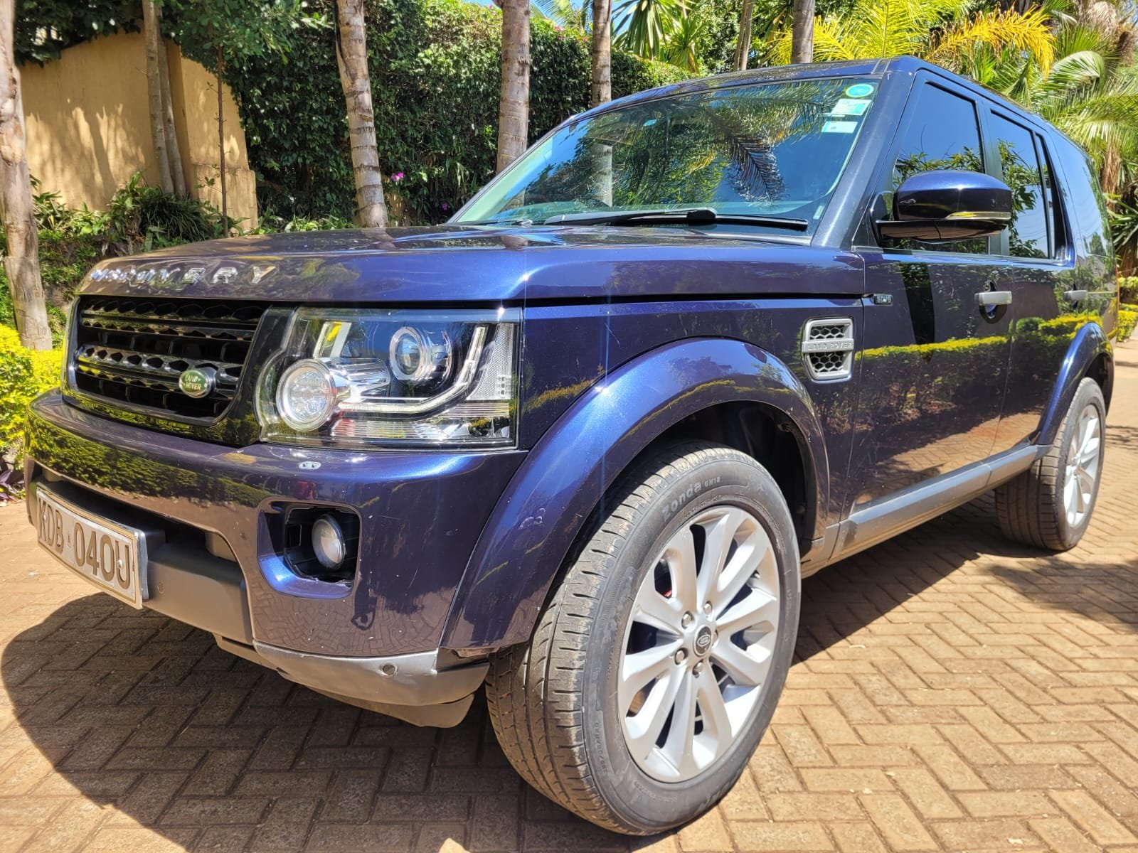 Land Rover Discovery 4 2014 QUICK SALE Triple SUNROOF You Pay 30% Deposit Trade in Ok For sale in kenya