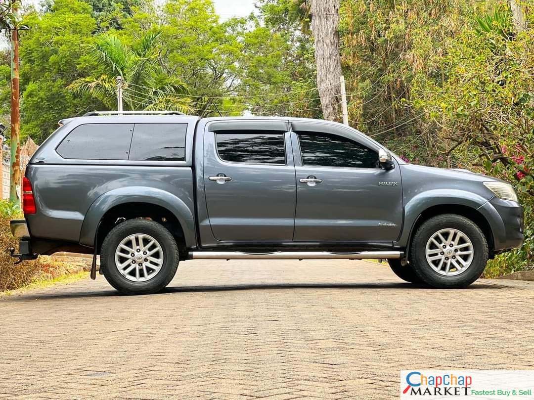 Toyota Hilux Invincible 2012