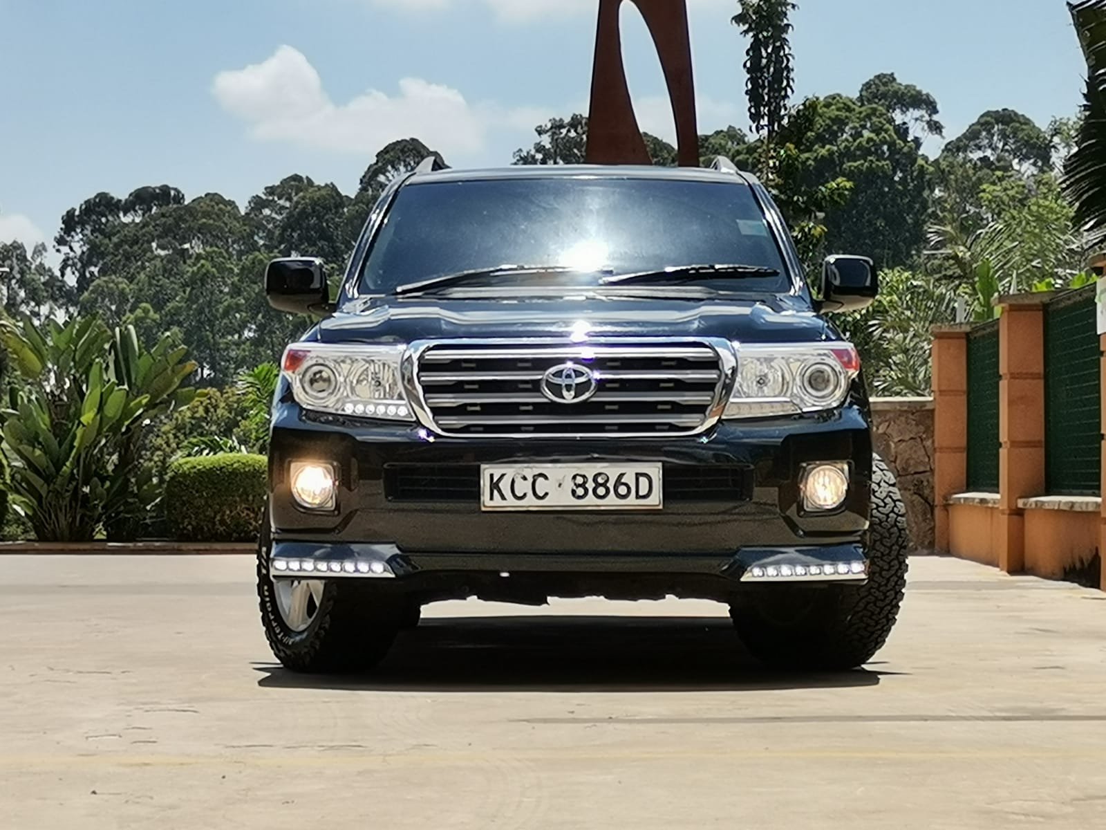 Toyota Land cruiser V8 2010 3.5M nego You Pay 30% Deposit Trade in Ok EXCLUSIVE