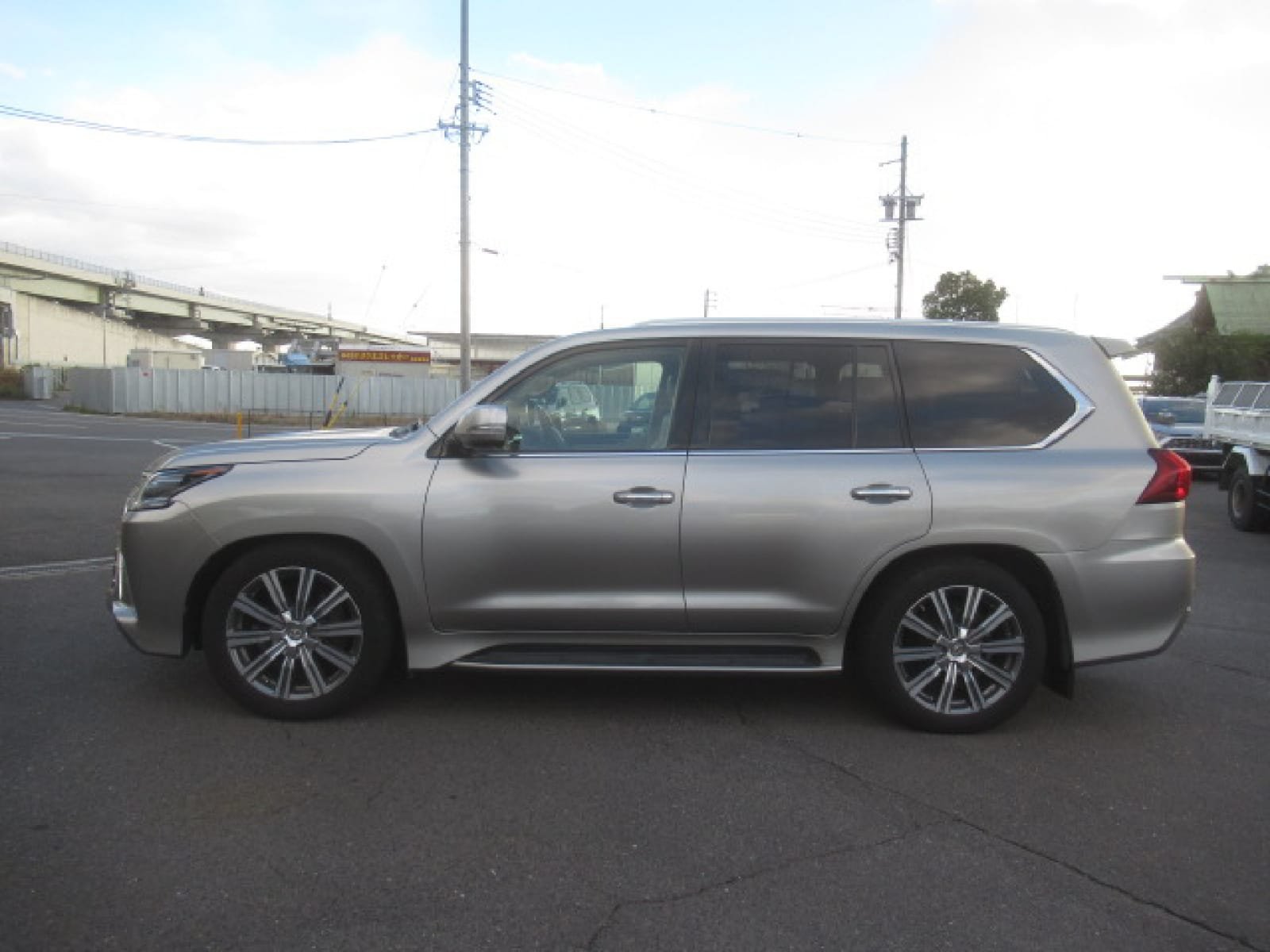 LEXUS LX 570 🔥 Fully Loaded OK EXCLUSIVE For SALE in Kenya