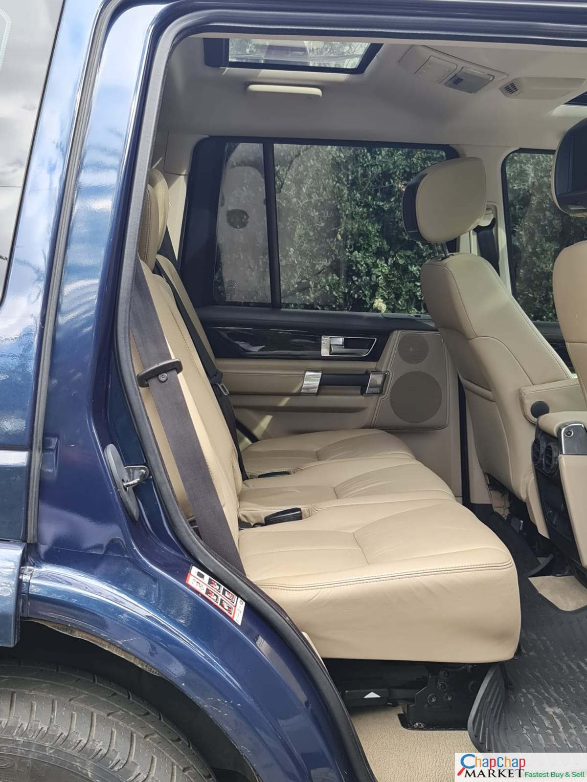 Land Rover Discovery 4 QUICK SALE Triple SUNROOF You Pay 30% Deposit Trade in Ok For sale in kenya New