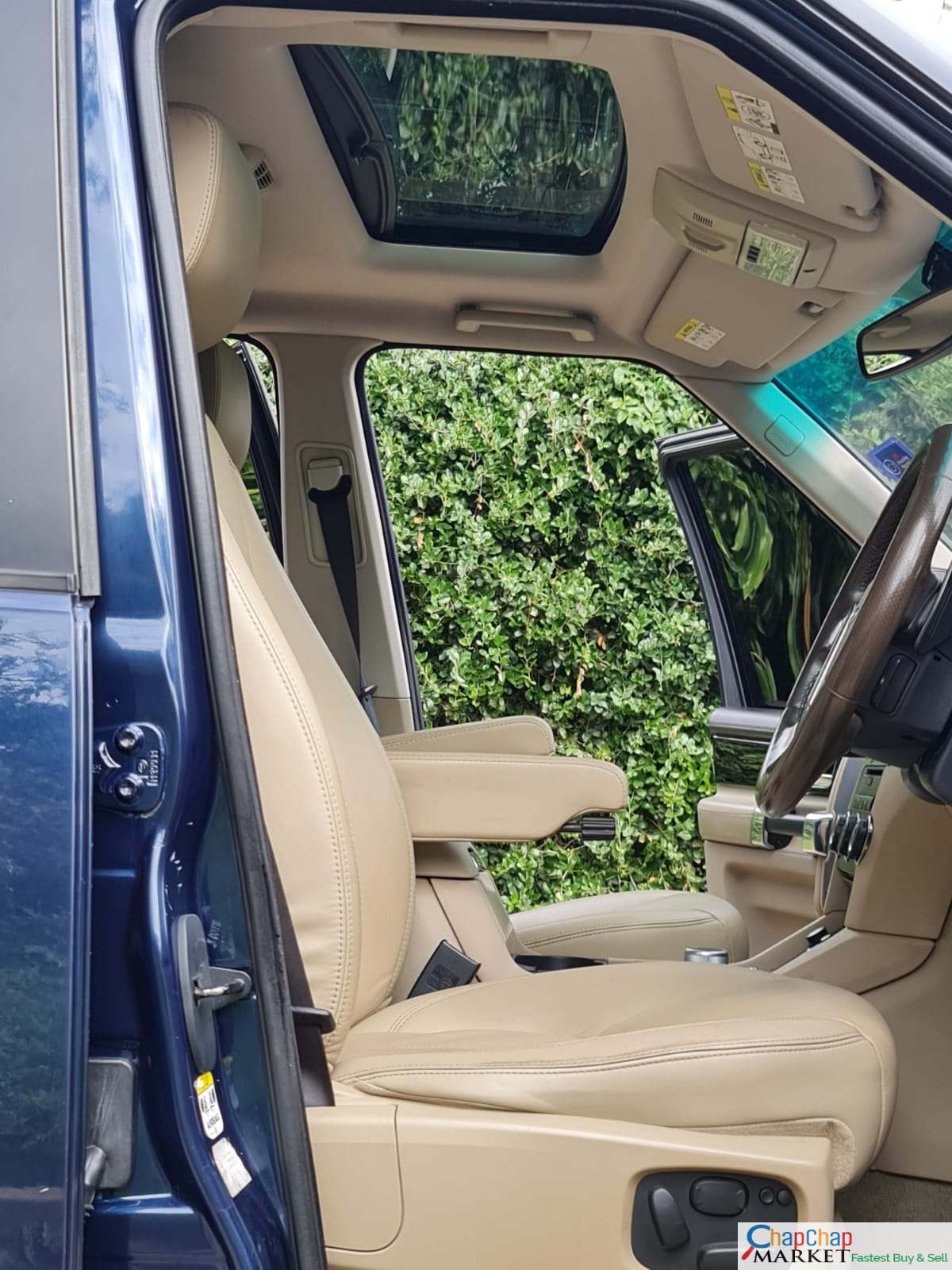 Land Rover Discovery 4 QUICK SALE Triple SUNROOF You Pay 30% Deposit Trade in Ok For sale in kenya New