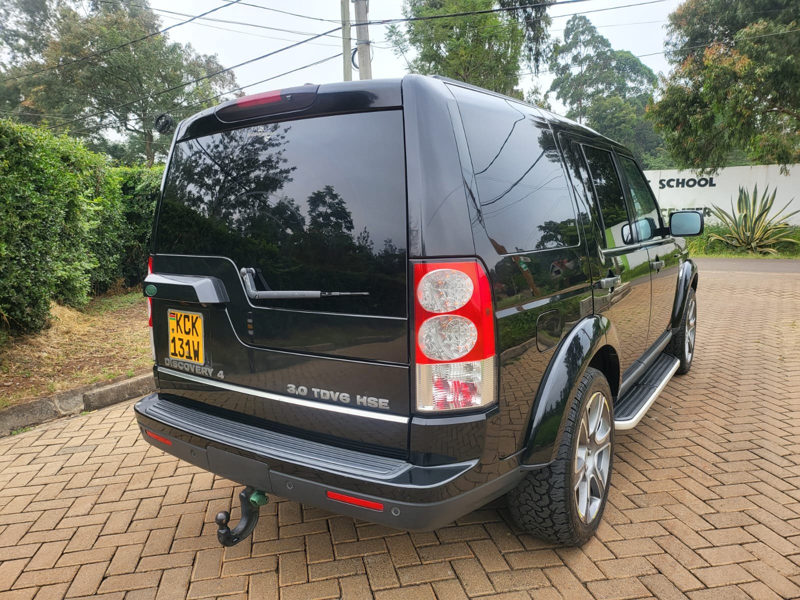 Land Rover Discovery 4 HSE Triple sunroof QUICK SALE You Pay 30% Deposit Trade in Ok For sale in kenya  exclusive