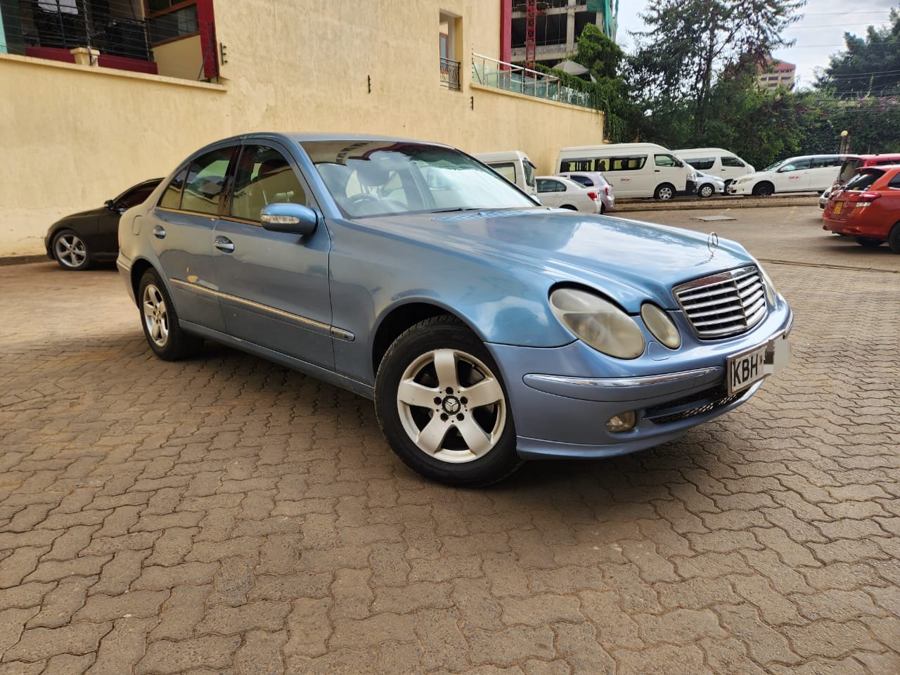 Mercedes Benz E200 🔥 QUICK SALE You Pay 30% DEPOSIT Trade in OK EXCLUSIVE