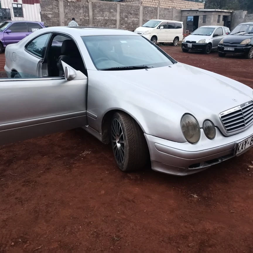 Mercedes Benz E class with sunroof coupe Auto 420k Only 🔥 You Pay 30% DEPOSIT Trade in OK EXCLUSIVE (SOLD)