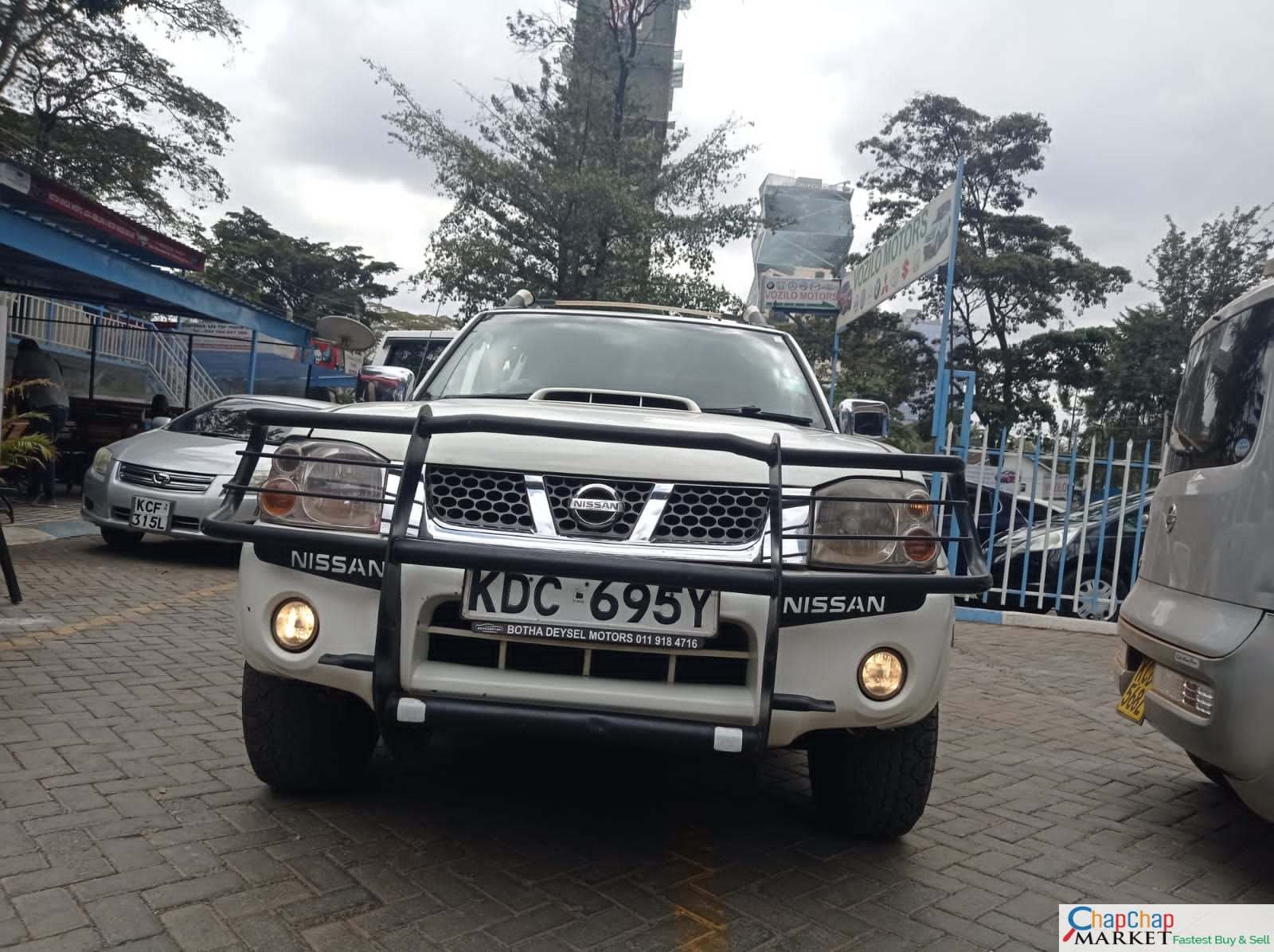 Nissan Hardbody NP300 DOUBLE CAB 2017 CHEAPEST 🔥 Pick up You Pay 30% Deposit Trade in ok EXCLUSIVE
