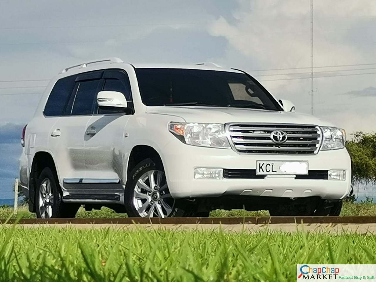 Toyota Land cruiser V8 2010 3.3M ONLY TRADE IN OK EXCLUSIVE for Sale in Kenya