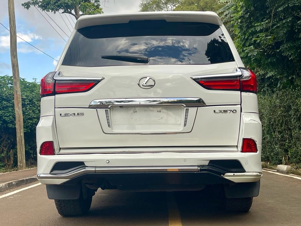 LEXUS LX 570 For sale in Kenya 5.5M Only Fully Loaded EXCLUSIVE