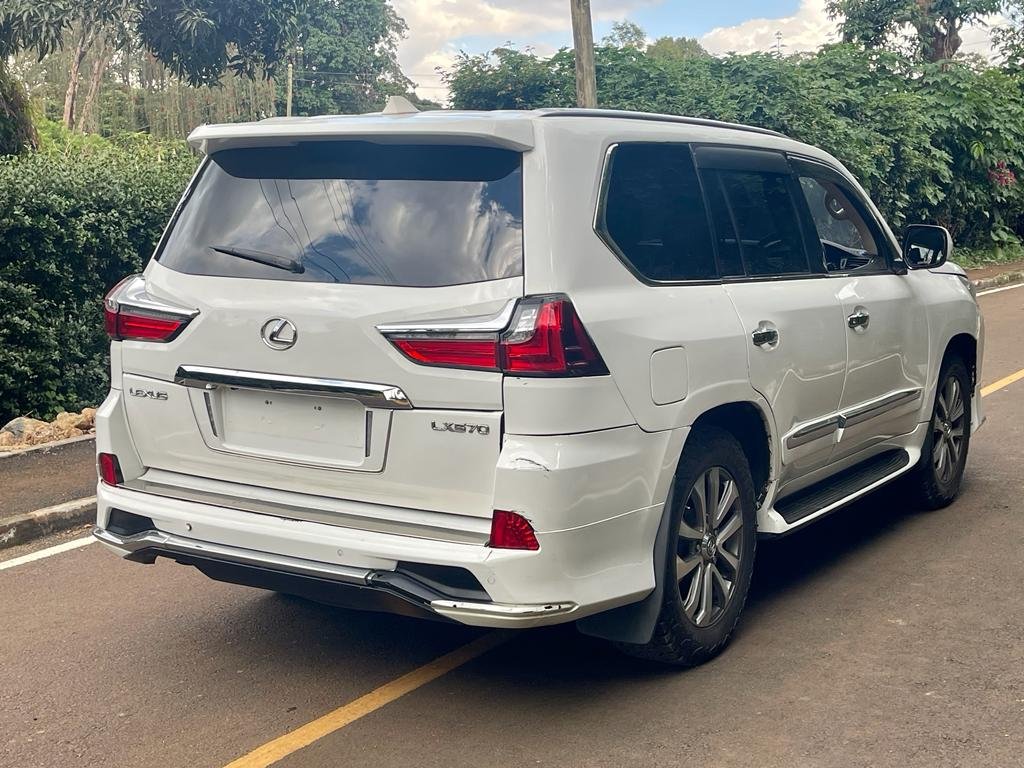 LEXUS LX 570 For sale in Kenya 5.5M Only Fully Loaded EXCLUSIVE