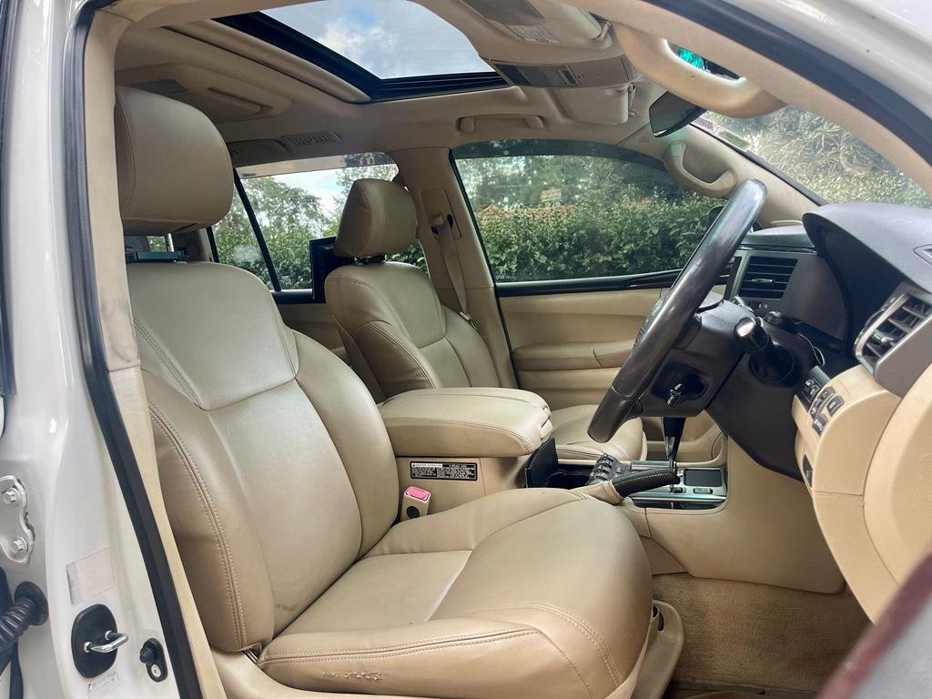 LEXUS LX 570 For sale in Kenya 5.5M Only Fully Loaded EXCLUSIVE