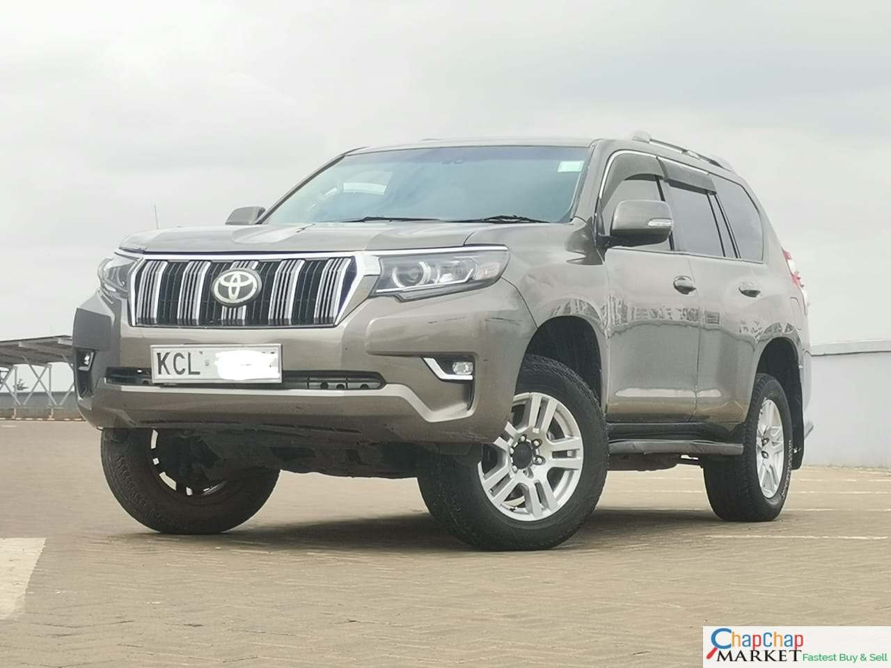 Toyota Prado j150 for sale in Kenya with SUNROOF leather 🔥 🔥 You Pay 30% Deposit Trade in OK