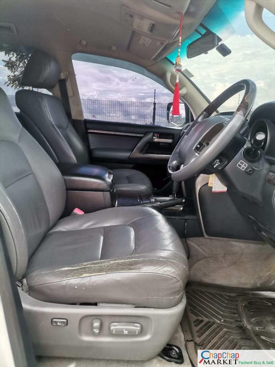 Toyota Land cruiser V8 For Sale in Kenya 202 3.3M Only  SUNROOF LEATHER TRADE IN OK EXCLUSIVE