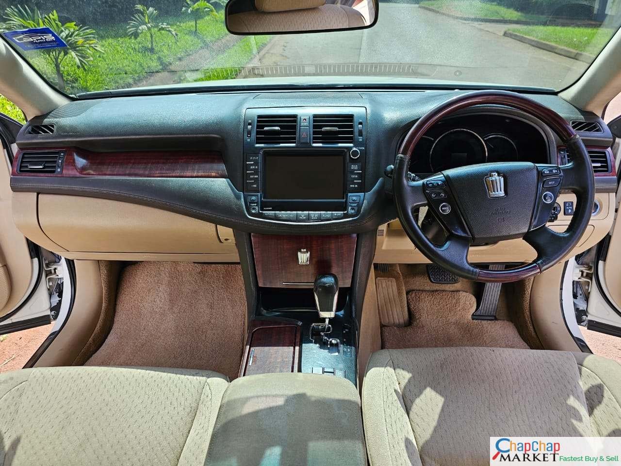 Toyota CROWN for sale in Kenya Royal Saloon You pay 30% Deposit Trade in Ok EXCLUSIVE hire purchase installments bank finance ok (SOLD)