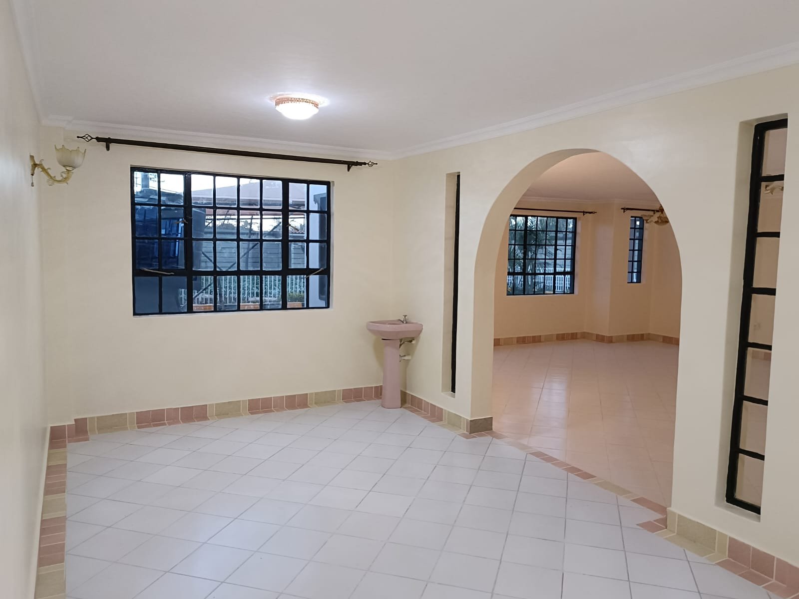 7 bedroom all ensuite Mansion for sale in Acacia kitengela with SQ gym CCTV Garden etc House 7 bedrooms exclusive