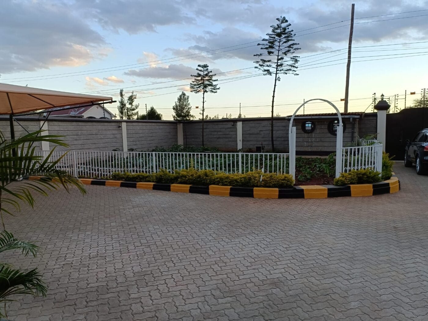 7 bedroom all ensuite Mansion for sale in Acacia kitengela with SQ gym CCTV Garden etc House 7 bedrooms