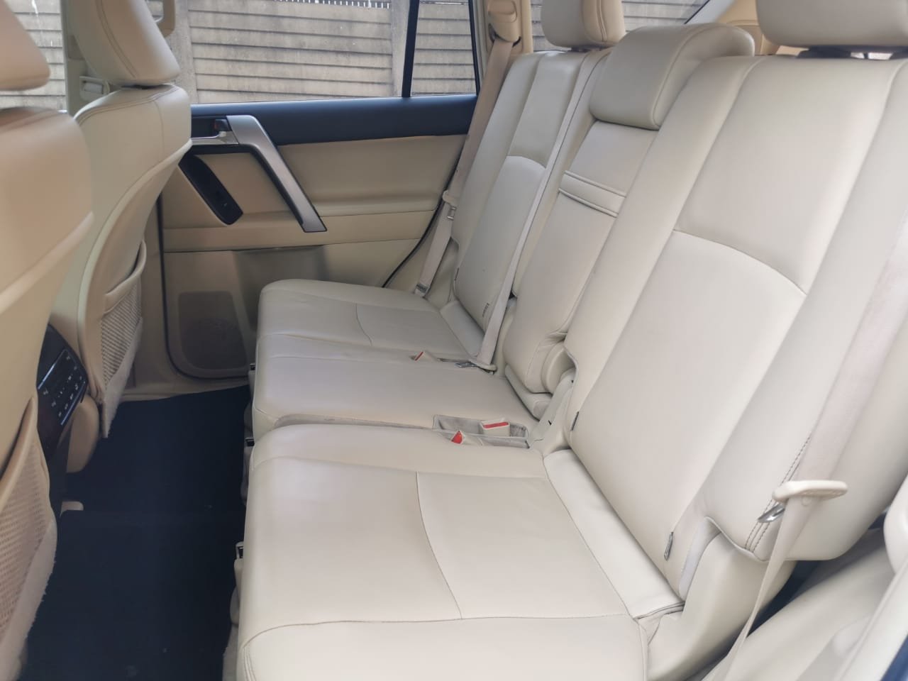 Toyota PRADO VXL for sale in Kenya two tanks 3000cc Sunroof Quick SALE TRADE IN OK EXCLUSIVE!