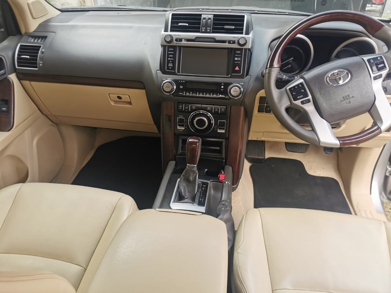 Toyota PRADO VXL for sale in Kenya two tanks 3000cc Sunroof Quick SALE TRADE IN OK EXCLUSIVE!