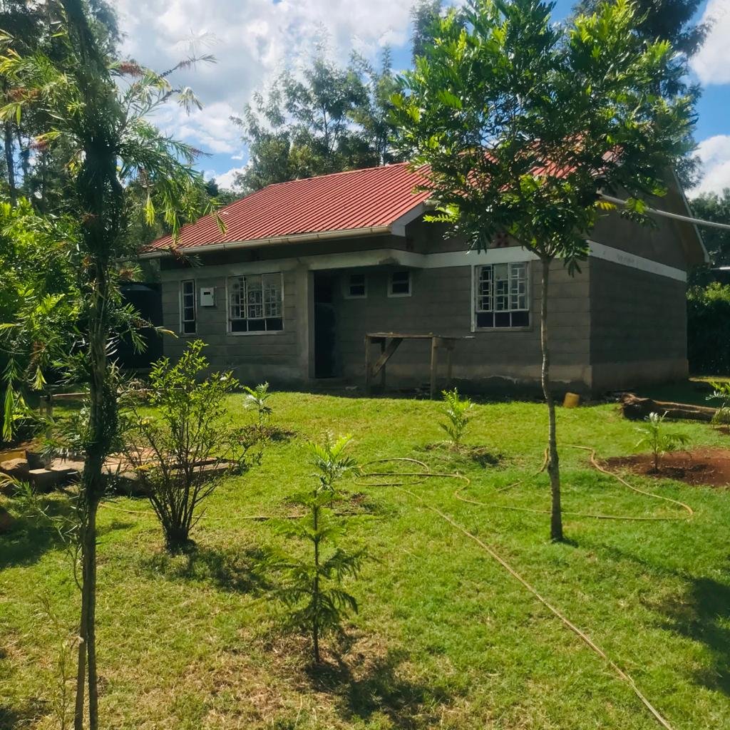 QUICK SALE 1 One Acre With a 3 Bedroom House Ready Clean Title Deed for sale in thika makongeni near MKU Graduation grounds