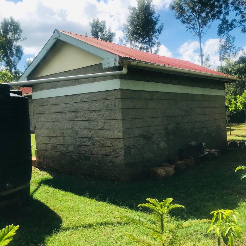 QUICK SALE 1 One Acre With a 3 Bedroom House Ready Clean Title Deed for sale in thika makongeni near MKU Graduation grounds