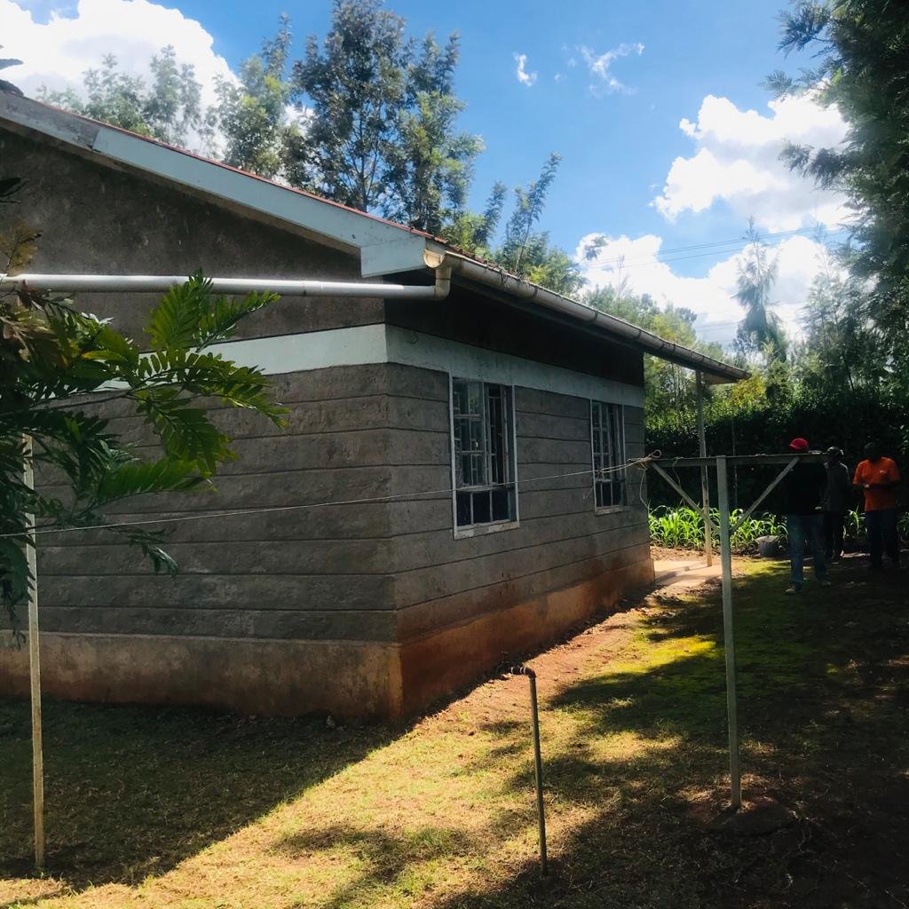 QUICK SALE 1 One Acre With a 3 Bedroom House Ready Clean Title Deed for sale in thika makongeni near MKU Graduation grounds