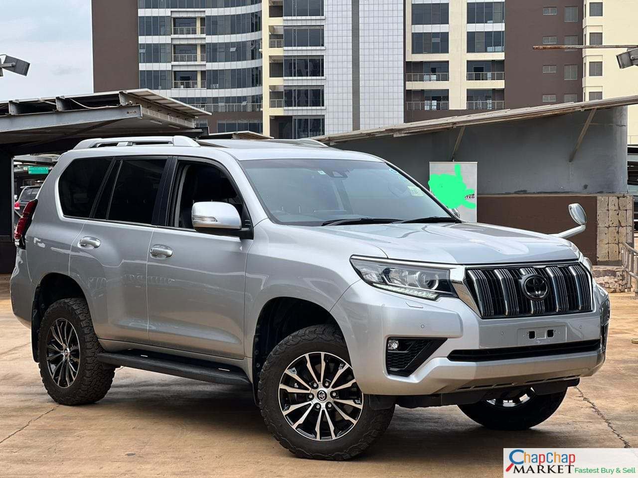 Toyota PRADO 2018 DIESEL Sunroof Quick SALE silver TRADE IN OK EXCLUSIVE! Hire purchase installments Prado for sale on Kenya