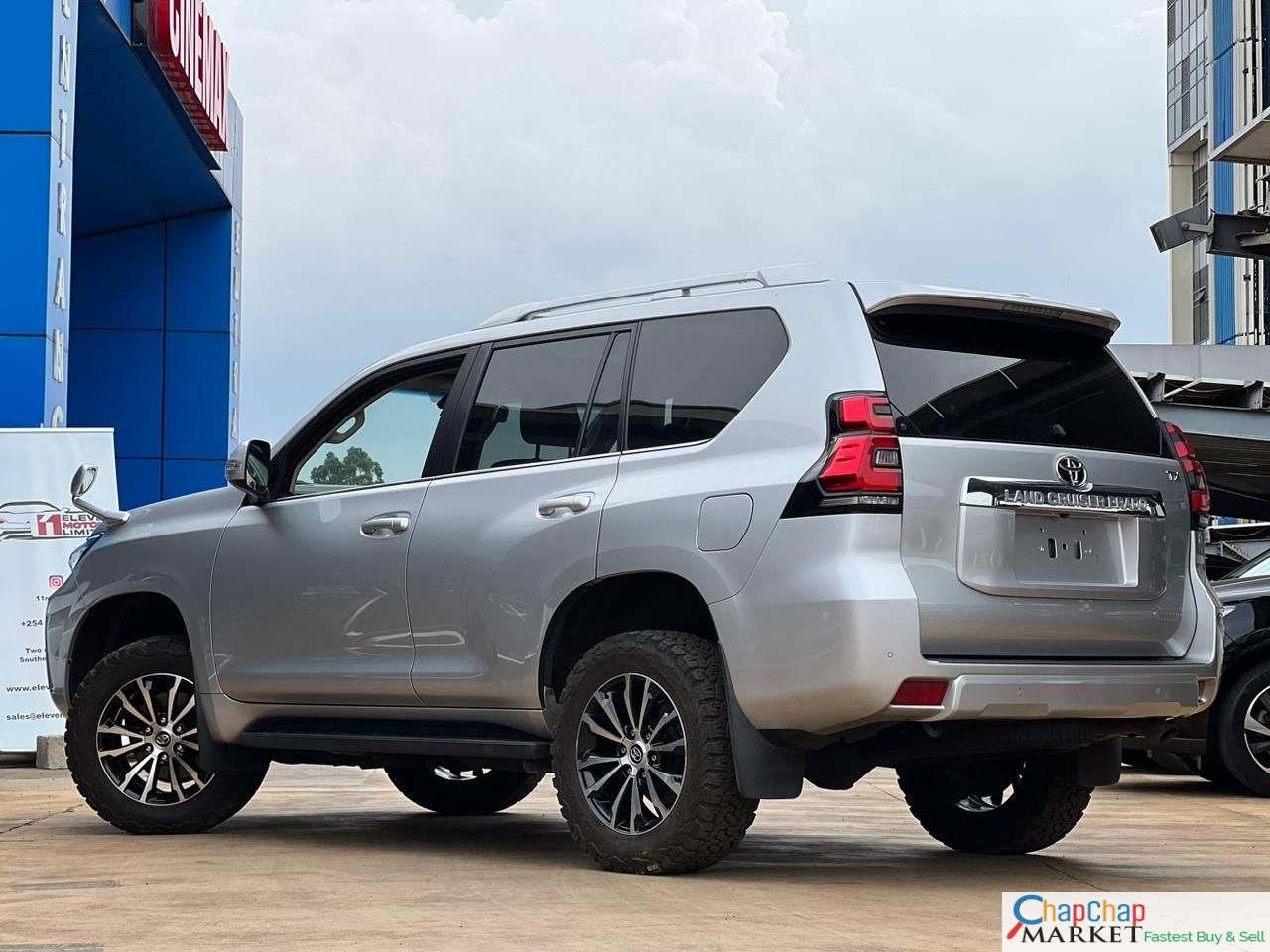 Toyota PRADO 2018 DIESEL Sunroof Quick SALE silver TRADE IN OK EXCLUSIVE! Hire purchase installments Prado for sale on Kenya