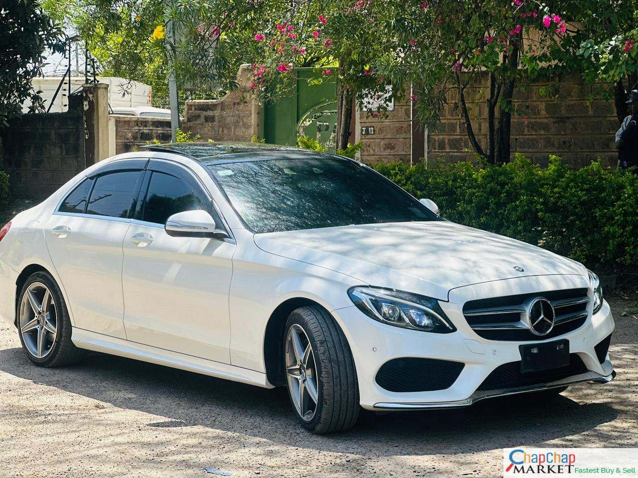 Mercedes Benz C200 leather sunroof just arrived New🔥 🔥 You Pay 30% DEPOSIT Trade in OK EXCLUSIVE  Hire purchase installments